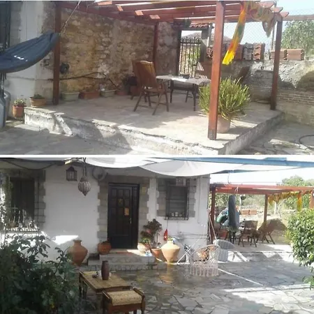 Nyaraló Smaragda's Almiropótamosz