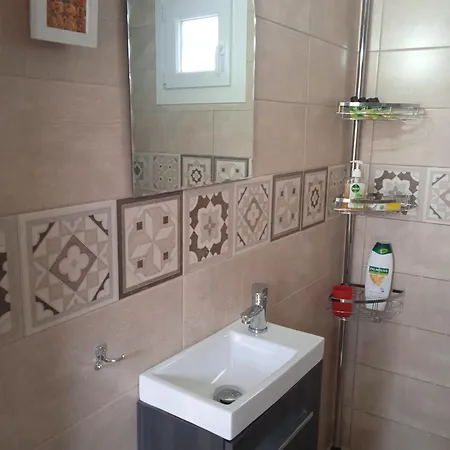 Smaragda's Semesterbostad Almiropótamos